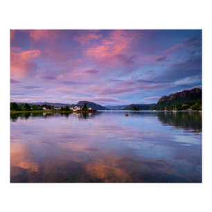 Poster Réflexions sur le ciel de Dusk sur Loch Carron