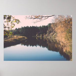Poster Rivière pittoresque couleur automne dans le pays a