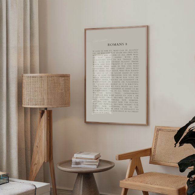 Poster Romans 8 automne Décor de mur chrétien (Minimalist Christian beige wall art featuring Psalm Romans 8 in elegant black bold typography.)