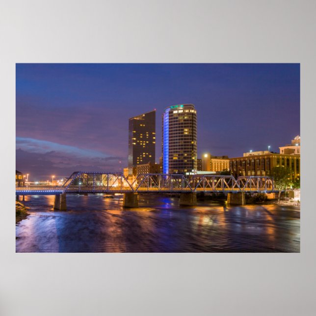 Poster Skyline À Dusk, Sur La Grande Rivière (Devant)