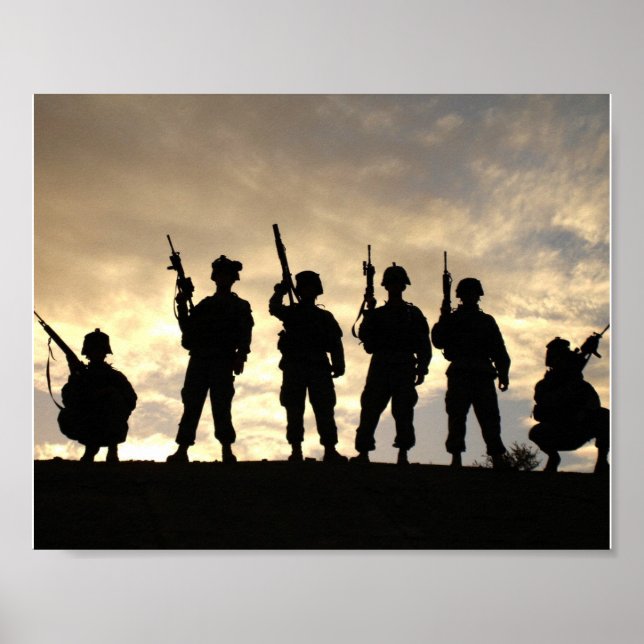 Poster Soldats en patrouille Silhouettes militaires (Devant)