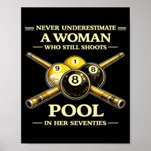 Poster Sous-estimer une femme qui joue au billard dans le