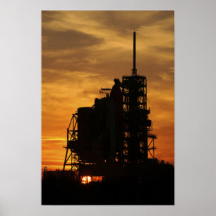Poster Space Shuttle Atlantis sur le pad de lancement