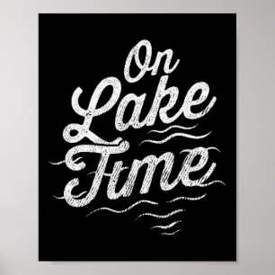 Poster Sur le lac, drôle de pêche et de navigation en été