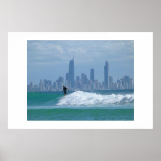 Poster Surfer devant les gratte-ciels