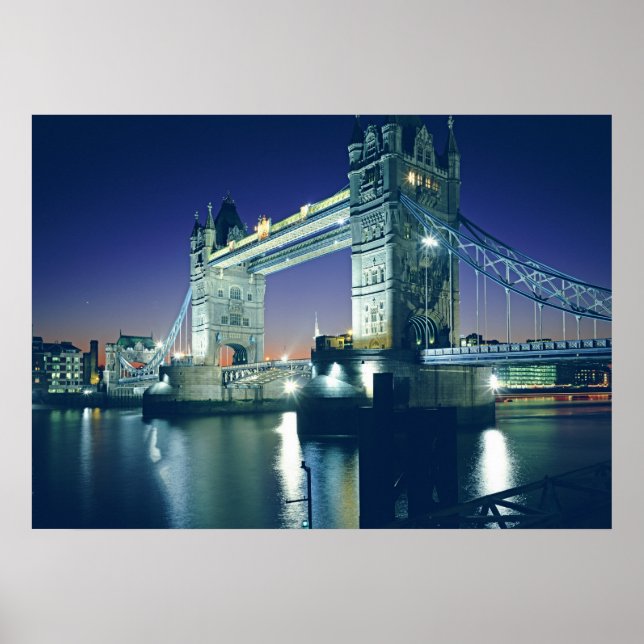 Poster Tower Bridge à Dusk (Devant)