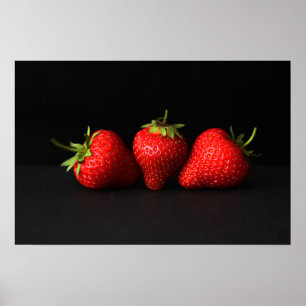 Poster Trois fraises sur le wapcn noir