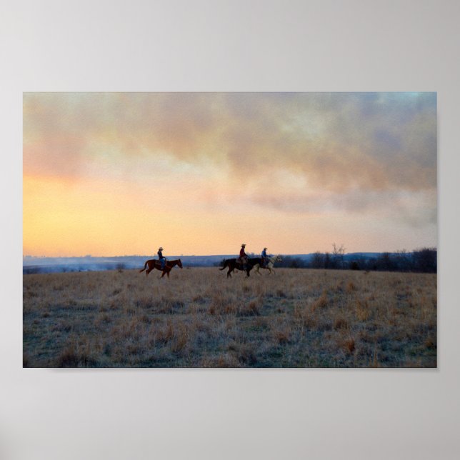Poster Trois pilotes au coucher du soleil sur la prairie  (Devant)