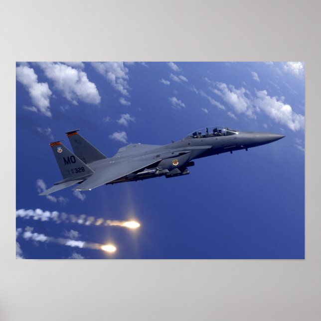 Poster Un aigle de frappe F-15E de la Force aérienne (Devant)