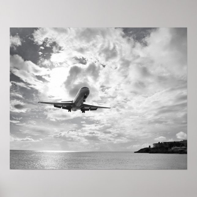 Poster Un avion de ligne arrive pour atterrir à Princess (Devant)