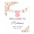 Un Baby shower de  de vêtements pour bébé doux