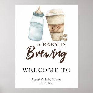 Poster Un bébé prépare une bouteille de café pour une bab