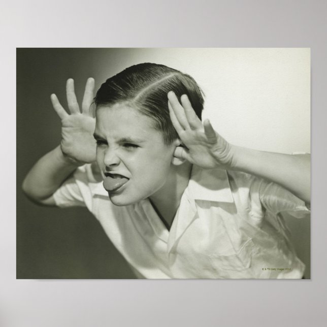 Poster Un garçon qui fait son visage (Devant)