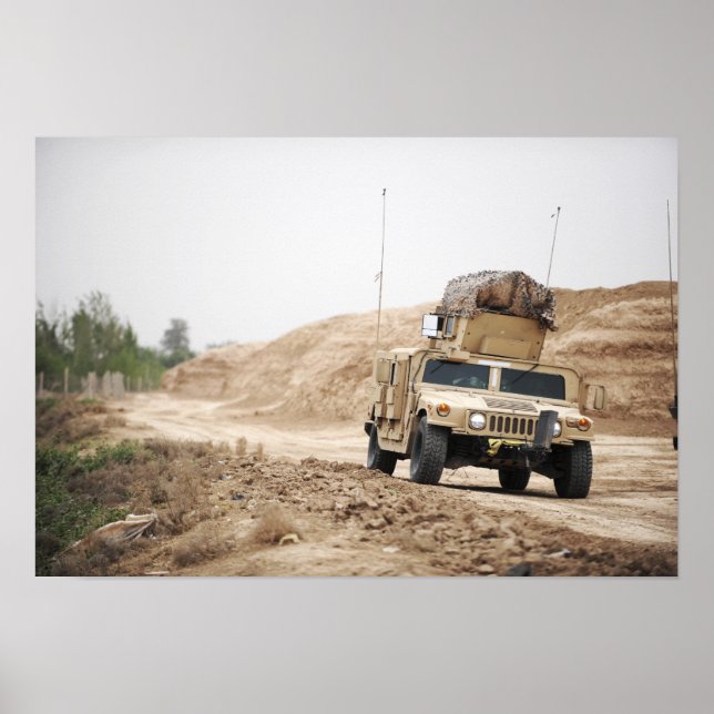 Poster Un Humvee assure la sécurité (Devant)