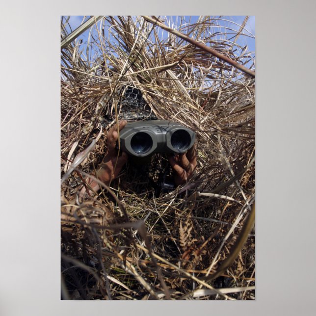 Poster Un observateur de scouts pratique la technique d'o (Devant)