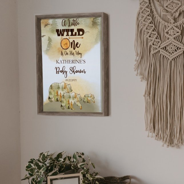 Poster Un Petit Ours Sauvage Porte Baby shower Boisé (Créateur téléchargé)
