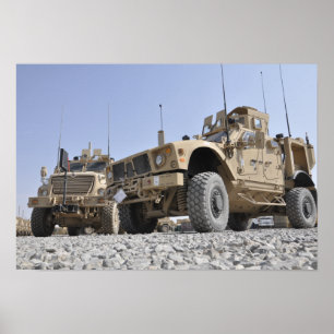 Poster Un vehicl protégé par embuscade résistante de mine