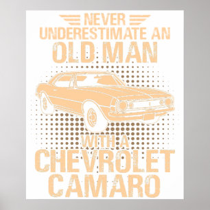 Poster Une Chevrolet Camaro de vieil homme 1966 à 68