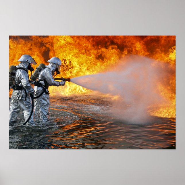 Poster Une équipe de lutte contre l'incendie secourue par (Devant)