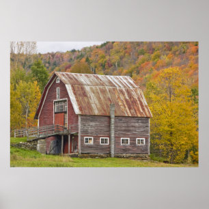 Poster Une grange en montagnes vertes du Vermont.