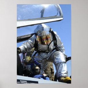 Poster Une perceuse secourue est effectuée sur le poste d