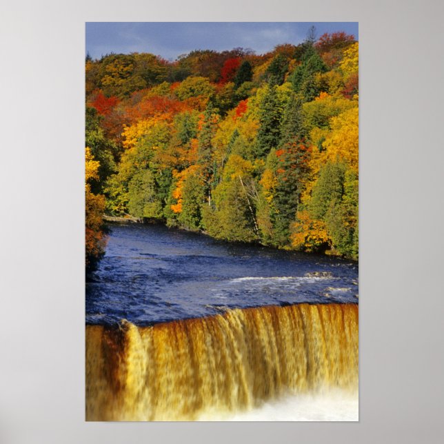Poster Upper Tahquamenon Falls in UP Michigan in (Devant)
