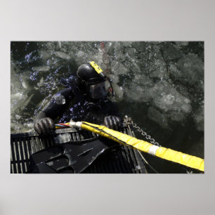Poster US Navy Diver se prépare à commencer sa plongée