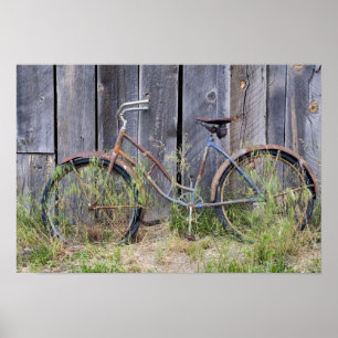 Poster USA, Oregon, Bend. A dilapidated old bike