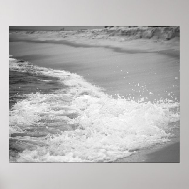 Poster Vagues d'océan noir et blanc sur la plage 16x20 (Devant)