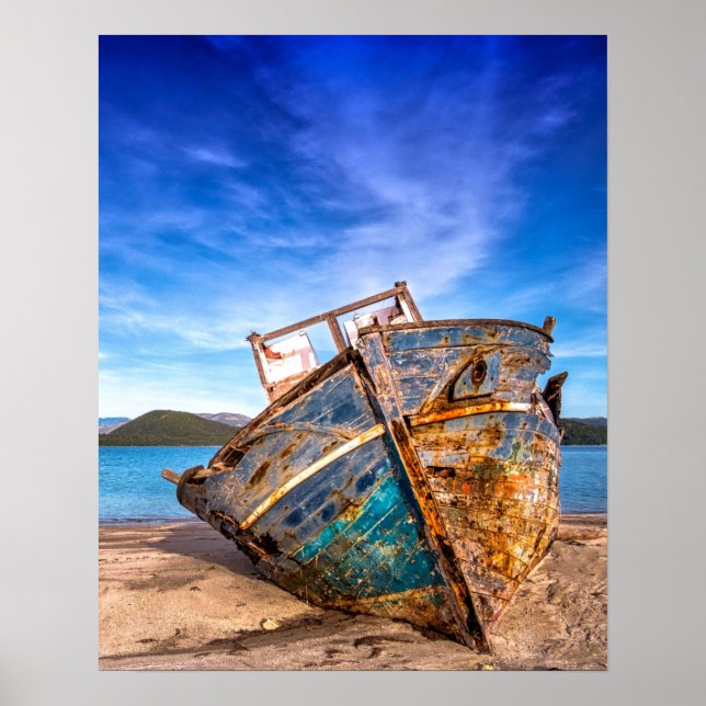 Poster Vieux Bateau Bleu en bord de mer (Devant)
