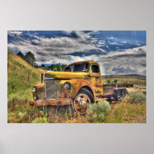 Poster Vieux camion abandonné dans le champ