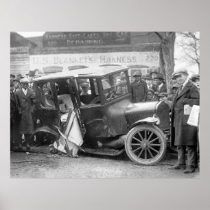 Poster Voiture ancienne détruite, années 1920