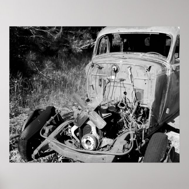 Poster Voiture noire et blanche vieille malle sur le côté (Devant)
