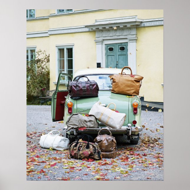 Poster Voiture vintage avec beaucoup de bagages (Devant)