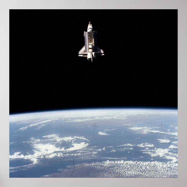 Poster Vue de la navette spatiale Challenger au-dessus de (Devant)
