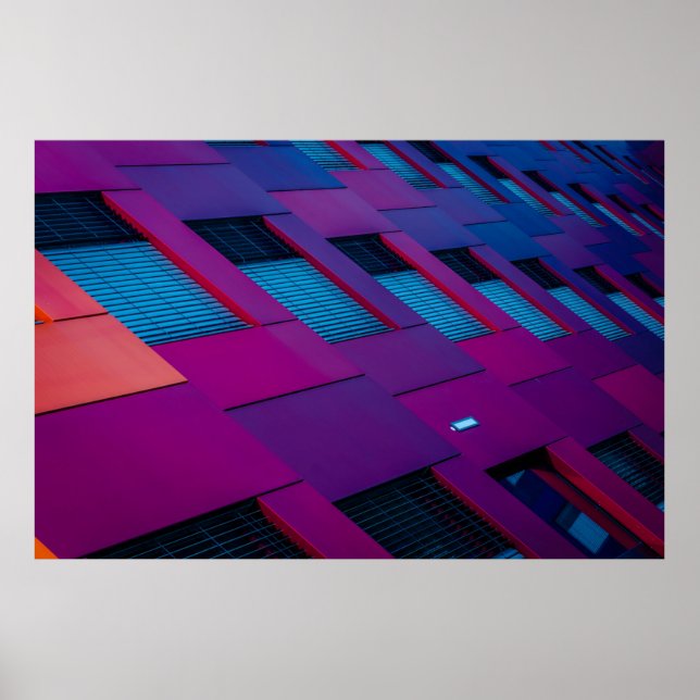 Poster Vue inférieure du bâtiment violet (Devant)