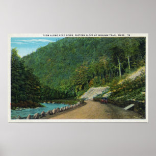 Poster Vue le long de rivière froide de pente orientale