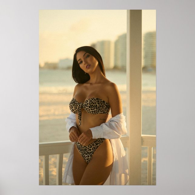 Poster Woman In A Leopard Print Bikini (Devant)