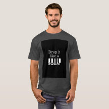 Posture accroupie de T-shirt de forme physique