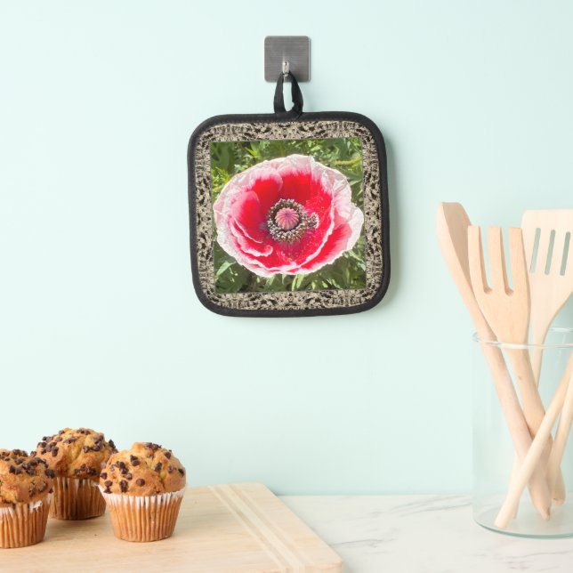 Pot Holder with Red and White Poppy (Insitu(Hanging))