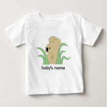 koala infantile dans le T-shirt de l'eucalyptus