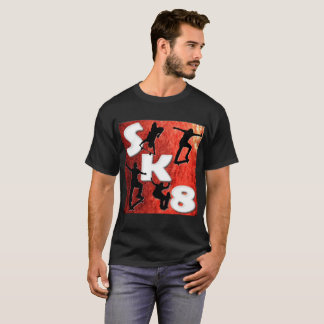 Pour l'amour du T-shirt faisant de la planche à