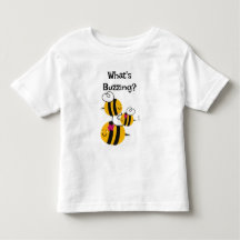 Le T-shirt de l'enfant gaffent des abeilles