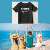 T-shirt de la fille noire de l'équipe soeur