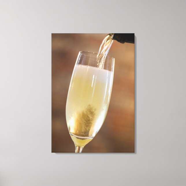 Pouring champagne canvas print (Front)