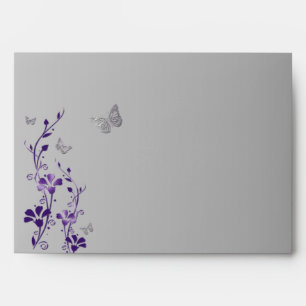Pourpre, enveloppe florale grise de papillon pour