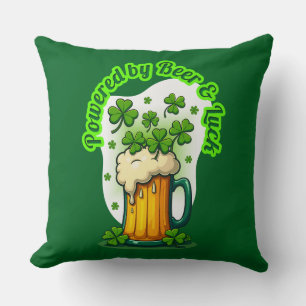 Powered by Beer St Patrick’s Day Shirt – almofada Throw Pillow