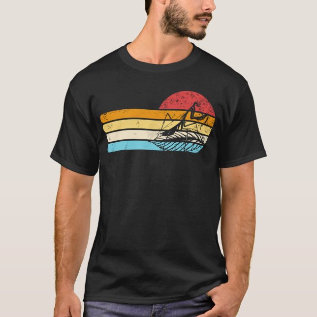 Praying Mantis Retro Sunset Entomologist Mantis T-Shirt (Front)