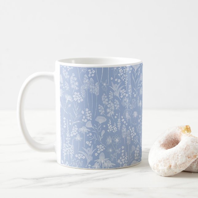 Pré fleur sauvage blanc sur le bleu Coffee Mug (Avec donut)