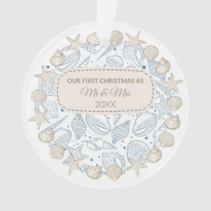 Premiers coquillages de décoration de Noël côtier